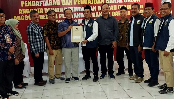 Tim UAS Antar Darwis Harahap Daftar DPD Ke KPU Sumut