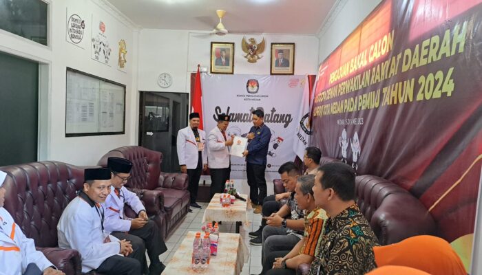 Disambut Tarian Melayu, DPD PKS Medan Daftar 50 Bacaleg ke KPU Medan
