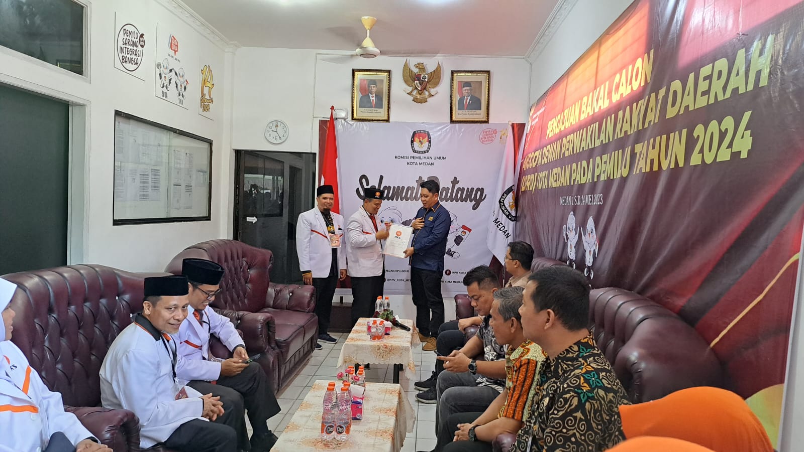 Disambut Tarian Melayu, DPD PKS Medan Daftar 50 Bacaleg ke KPU Medan