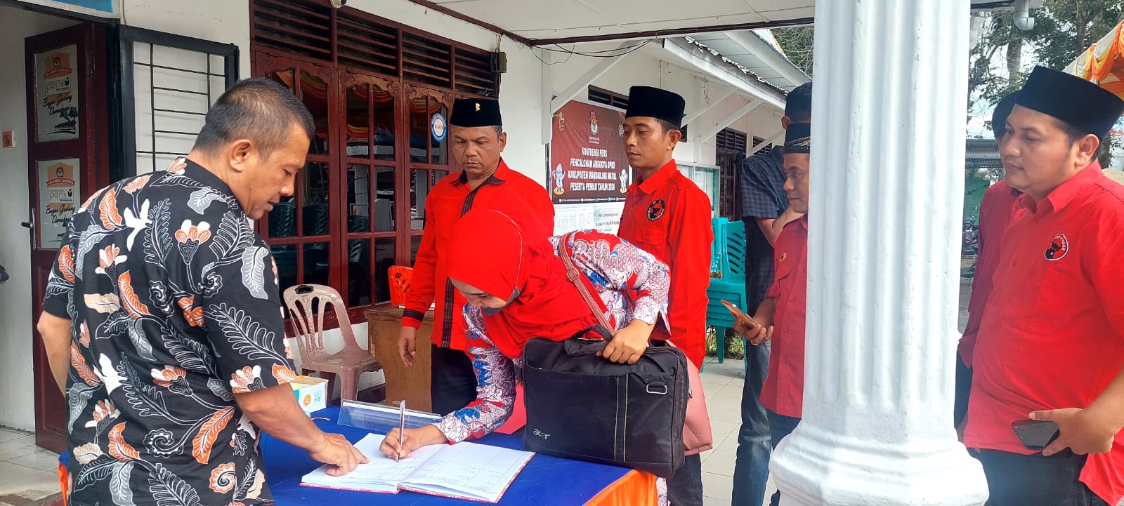 Resmi Daftar Ke KPU, Bacaleg PDIP Rata-rata Diisi Kaum Milenial