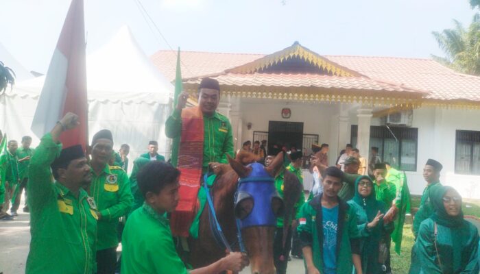 Daftarkan Bacaleg Dengan Berkuda, Ketua PPP DS: Simbol Kenaikan Kursi