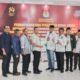 KETUA DPW PKB Sumut M Ja'far Sukhairi Nasution, didampingi Sekretaris, Loso Mena dan Bendahara Zeira Salim Ritonga, serta pengurus lainnya berfoto, usai menyerahkan pendaftaran Bacalegnya, di Gedung KPU Sumut, Jalan Perintis Kemerdekaan, Medan, Sabtu (13/05). Waspada/ist