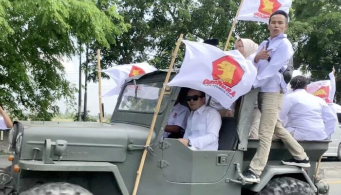 Naiki Jeep Willys, Gerindra DS Daftarkan Bacalegnya