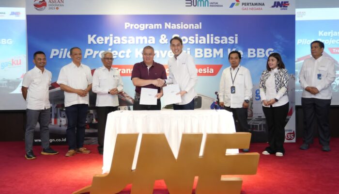 PGN Subholding Gas Pertamina Gandeng JNE Implementasikan Konversi BBG Untuk Efisiensi Kendaraan Logistik