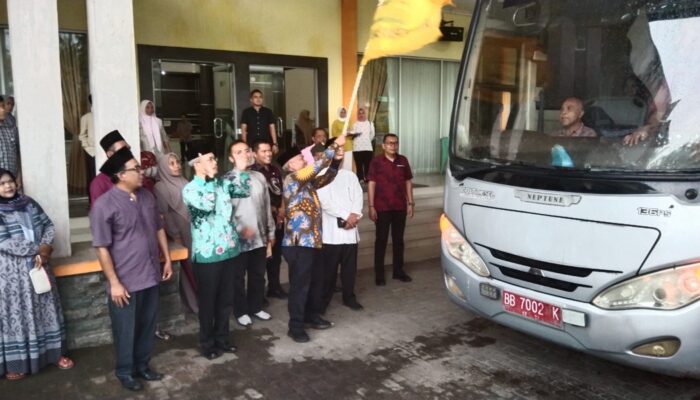 Zarnawi Pasaribu Lepas Kontingen Palas Mengikuti STQH XVIII Di Medan
