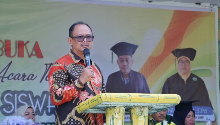 Hadiri Wisuda Siswa SMP/SMK Swasta Tapen Perdagangan, Ini Pesan Wabup