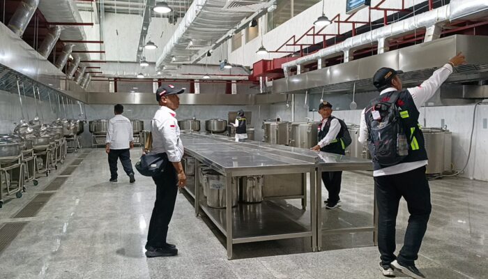 Calhaj Dilarang Selundupkan Rokok