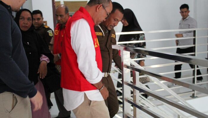 Kejari Aceh Selatan Tahan 3 Tersangka Korupsi Dana BOKB