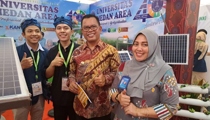 Bupati Toba Apresiasi Mahasiswa UMA