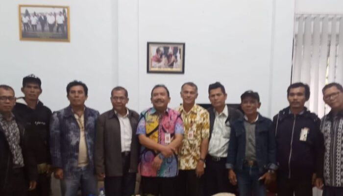 Tolak Pelepasan Tanah Adat, Masyarakat Parlilitan Datangi Kantor Bupati