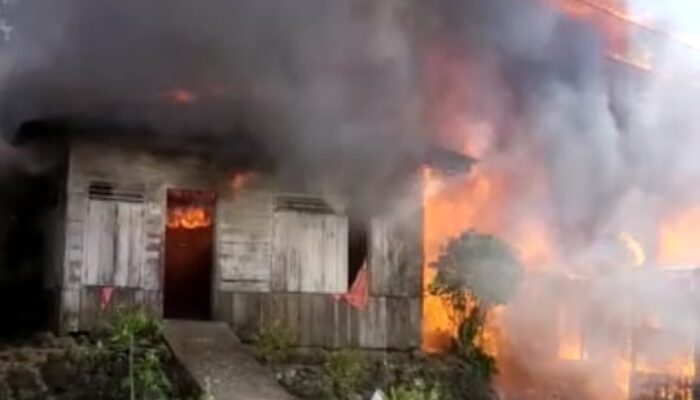 Damkar Madina Kewalahan Atasi Peristiwa Kebakaran