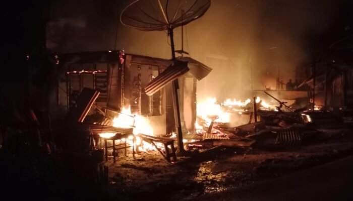 5 Rumah Semi Permanen Ludes Terbakar Di Sihobuk Tarutung