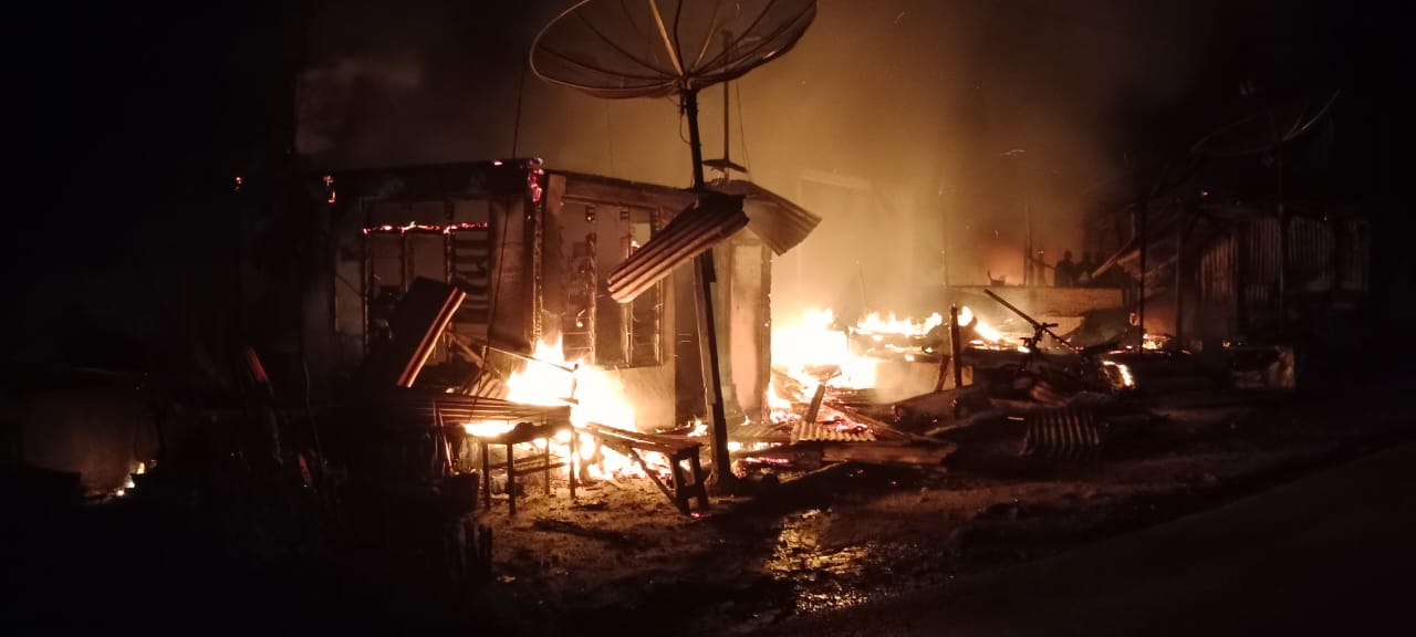 5 Rumah Semi Permanen Ludes Terbakar Di Sihobuk Tarutung