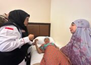 Door To Door, Petugas Ingatkan Jemaah Lansia Jangan Memaksa Armain Di Madinah