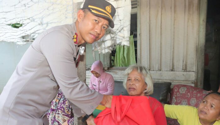 Polres P. Siantar Beri Bansos Ke Masyarakat