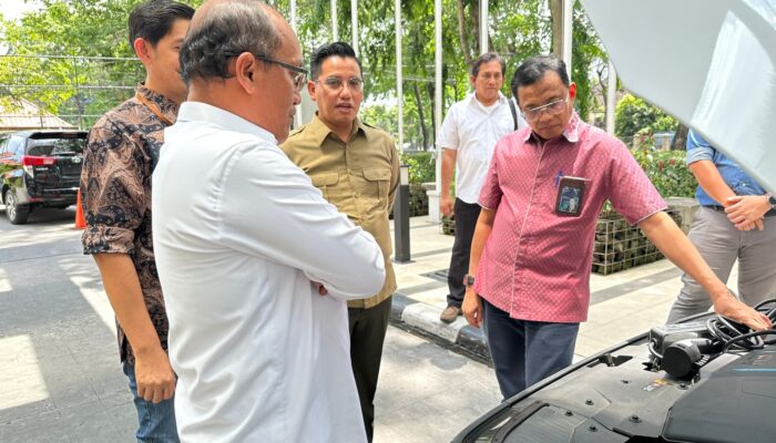 Gelorakan Kendaraan Ramah Lingkungan, PLN Kenalkan Mobil Listrik Ke Stakeholder