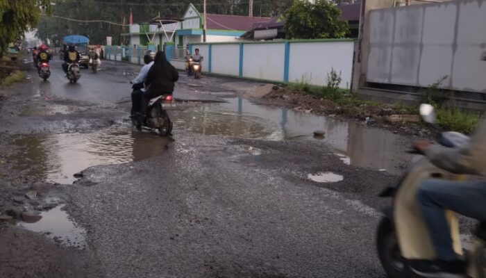 Jalan Seperti Kubangan Kerbau Di Sampali Butuh Perhatian Pemkab Deliserdang