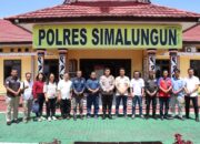 Kapolres Simalungun Bersama Wartawan Ikuti Zoom Meeting