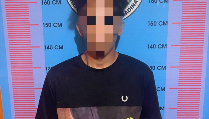 Dua Plastik Hitam Berisi GanjaDi Pinggir Sungai Gunungtuajae