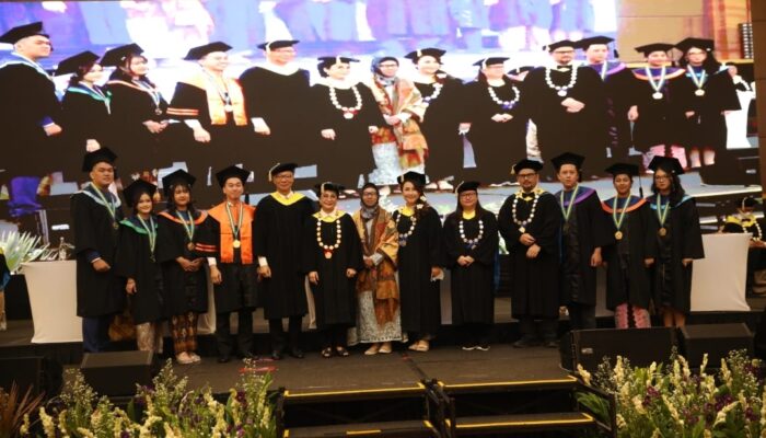 404 Wisudawan Ukrida Siap Jadi Agen Perubahan