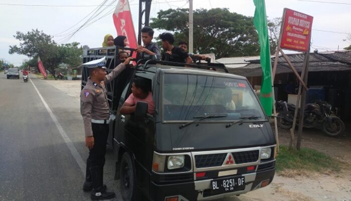 Hindari Kecelakaan, Mobil Bak Terbuka Dilarang Angkut Penumpang