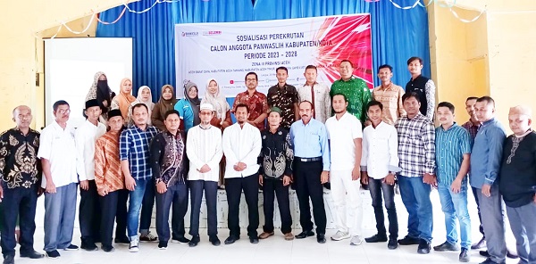 Kegiatan sosialisasi perekrutan calon anggota Panwaslih Kabupaten/Kota Periode 2023 - 2028, oleh Timsel Zona III Provinsi Aceh, di Aula SMAN 1 Langsa, Jumat (26/5). Waspada/Munawar