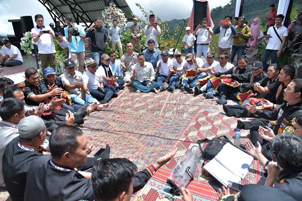 Acara Hardiknas di Kabupaten Bener Meriah di kaki Gunung Merapi Burni Telong.Waspada/Ist