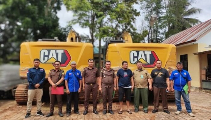 BPPLHK Serahkan Tersangka Dan Barang Bukti Kasus PETI Ke Kejari Madina