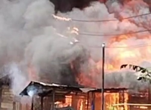 Tiga rumah yang ludes terbakar di Kecamatan Batangnatal. Waspada/ist