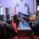 KAPOLRES Humbahas, AKBP Hary Ardianto saat melakukan kunjungan silaturahmi ke PN Tarutung. Waspada/Ist