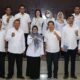 Pemko Pematangsiantar exit meeting dengan BPK RI Perwakilan Provsu di ruang data Satdako, Jl. Merdeka, Rabu (10/5) dan Wali Kota Susanti Dewayani (enam kiri) pose bersama Kepala Perwakilan BPT RI Eydu Oktain Panjaitan (tujuh kiri) dan lainnya usai pertemuan.(Waspada-ist).