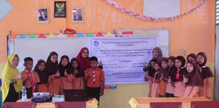Dosen FKIP UGN P. Sidempuan Edukasi Guru SD Buat Video Pembelajaran Dosen FKIP UGN P. Sidempuan Edukasi Guru SD Buat Video Pembelajaran