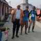 TAMPAK masyarakat dan aparat desa maupun anak sekolah di Desa Bandarrahmat, Kecamatan Tanjungtiram, Batubara melakukan gotroy guna meningkatkan kebersihan dan hidup sehat. Waspada /Iwan Has