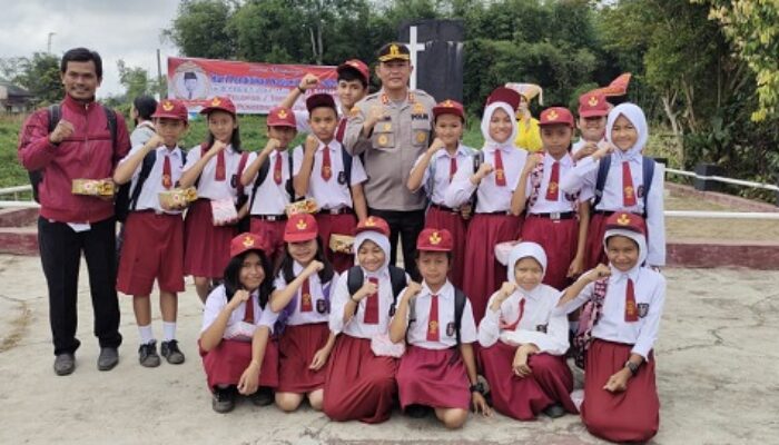 Perjuangan Guru Jason Saragih Jadi Motivasi Untuk Lebih Giat Belajar
