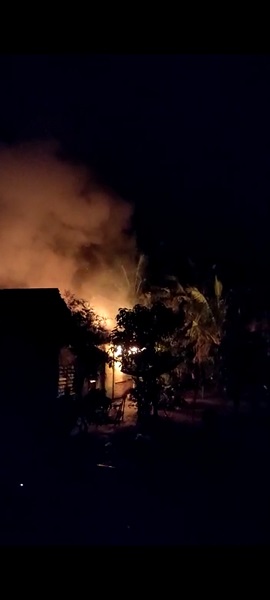 Foto kejadian kebakaran di Lalla, Simeulue dini hari tadi Kamis (4/5). Waspada/Ist