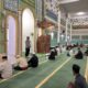 TAUSYIAH: Kapolres Aceh Tengah AKBP Dody Indra Eka Putra, SIK, MH, ketika mengisi Tausyiah Subuh di Masjid Agung Ruhama Takengon, Jumat (19/5). Waspada/Ist.