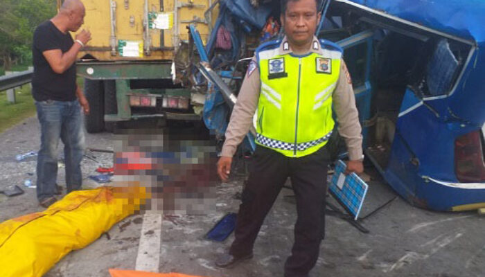 4 Korban Tewas Di Tol Sergai Warga Taput