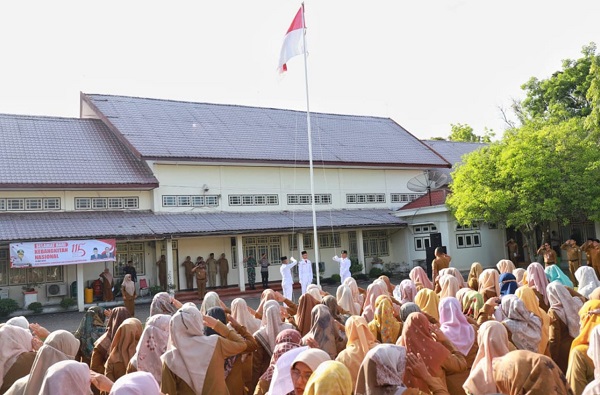 ASN di jajaran Setdakab Pidie dengan khitmad mengikuti upacara Hari Kebangkitan Nsional ke 115, Senin (22/5) Waspada/Muhammad Riza