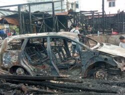Dua Mobil Innova Terbakar Di Kualasimpang