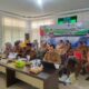 Tampak Pj Wali Kota Langsa, Ir Said Mahdum Majid (tengah), didampingi Sekdakot Langsa, M Darfian ST saat mengikuti Verifikasi Lapangan Hybrid (VLH) dan Evaluasi Kota Layak Anak (KLA) tahun 2023 secara daring (online) oleh tim evaluasi pusat, di ruang video conference (Vidcom Covid-19), Selasa (23/5) sore. Waspada/Rapian