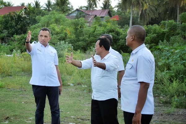 Pj. Wali Kota Sabang, Reza Pahlevi melihat secara dekat aset milik Pemko Sabang. (Waspada/ist.)