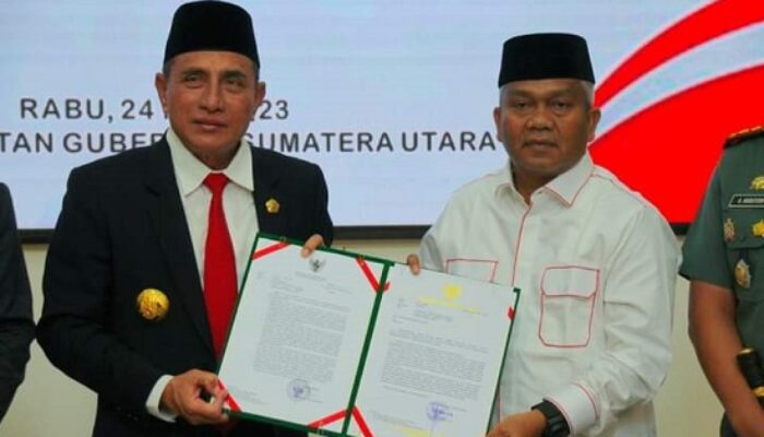 Ahmad Zarnawi Terima SK Plt Bupati Palas