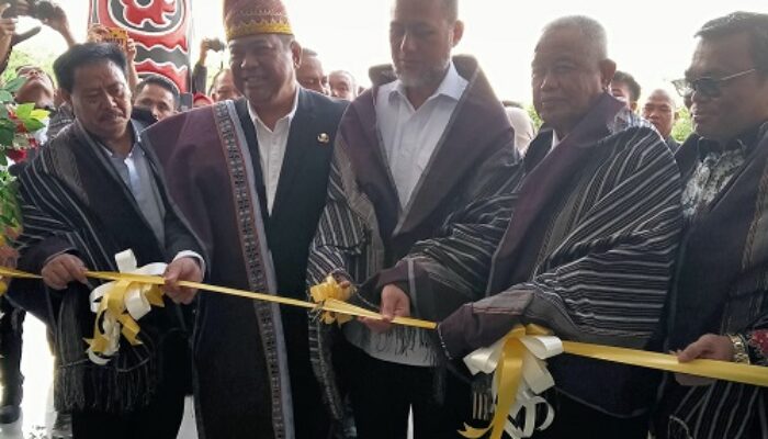 Muhammad Syarif Bando Resmikan Perpustakan Dairi