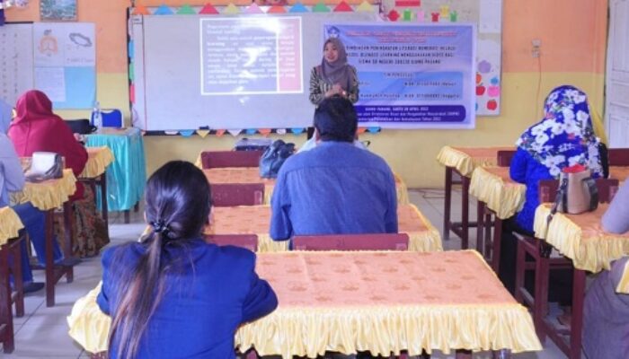 Dosen FKIP UGN P. Sidempuan Edukasi Guru SD Buat Video Pembelajaran