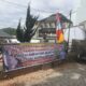 Spanduk perlawanan pemberantasan Narkoba dipampangkan di depan Masjid Nur Ala Nur Panyabungan. Waspada/ist
