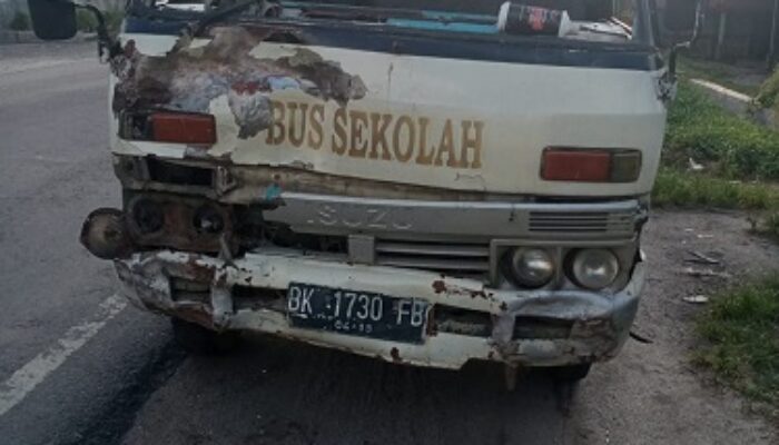 Pengendara Vario Meninggal Ditabrak Bus Sekolah