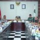 Bupati Asahan Surya, didampingi Dandim 0208/AS Letkol.Inf Franki Susanto, Kapolres Asahan AKBP Rocky H Marpaung, Danlanal TBA Letkol Laut (P) Aan Prana Tuah Sebayang, Kejari Asahan Dedyng Wibiyanto Atabay, Ketua PN Kisaran Halida Rahardhini, saat Rapat koordinasi Forkopimda Menjelang Persiapan Pemilu 2024. Waspada/Sapriadi
