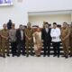 Usai melaksanakan sumpah dan janji Faisal Umri SE berpoto bersama dengan Sekdako dan Ketua KPU Binjai.(Waspada/ Ist)