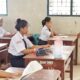 Wabup H.Zonny Waldi memotivasi peserta UAS di salah satu SMPN di Simalungun, Senin (8/5).(Waspada/ist).