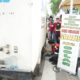 PEMKO Medan melalui Dinas Lingkungan Hidup (DLH) Kota Medan kembali mengadakan uji emisi kendaraan bermotor roda 4  secara gratis di depan Lap. Benteng Medan, Senin (22/5). Waspada/Ist
